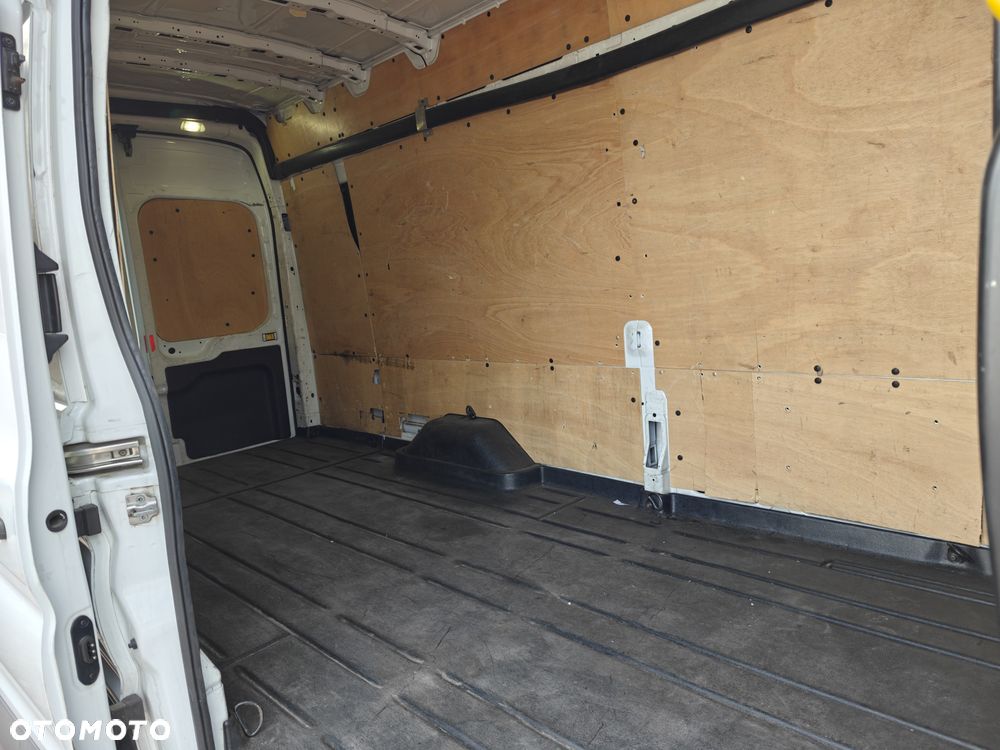 Ford Transit Jumbo - 16