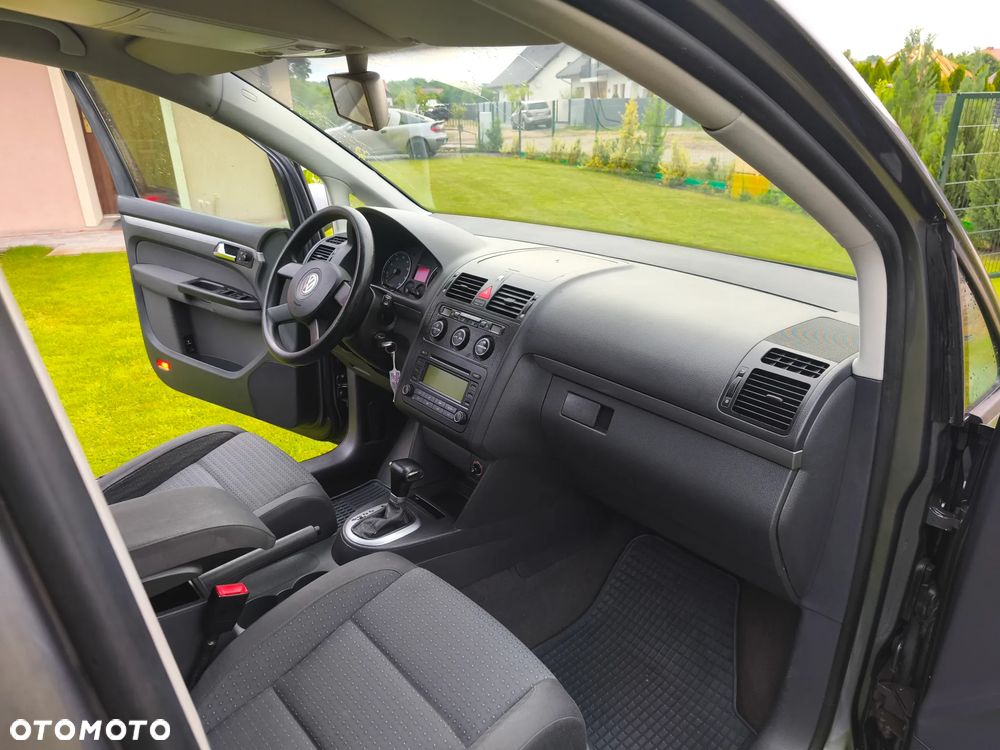 Volkswagen Touran 1.6 FSI Trendline Tiptr - 17