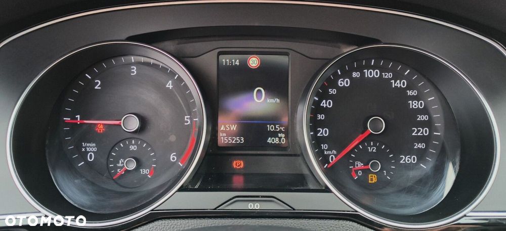 Volkswagen Passat - 16