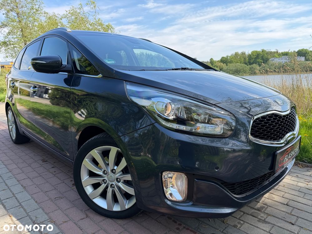 Kia Carens 1.7 CRDi 141 Dream Team Edition - 1