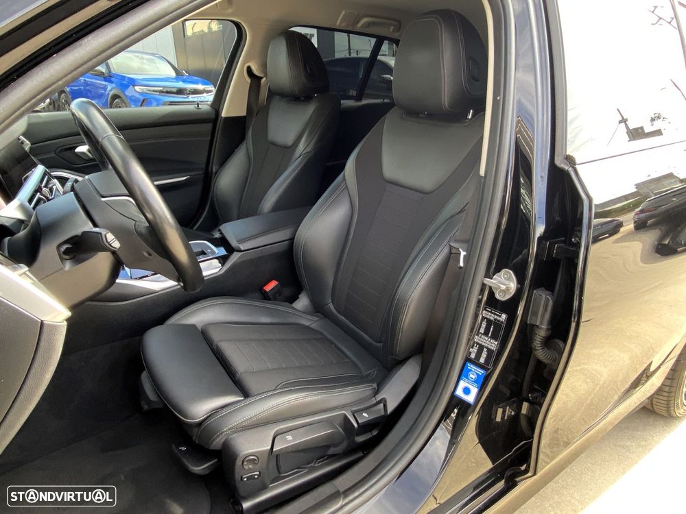 BMW 320 d Aut. Sport Line - 38