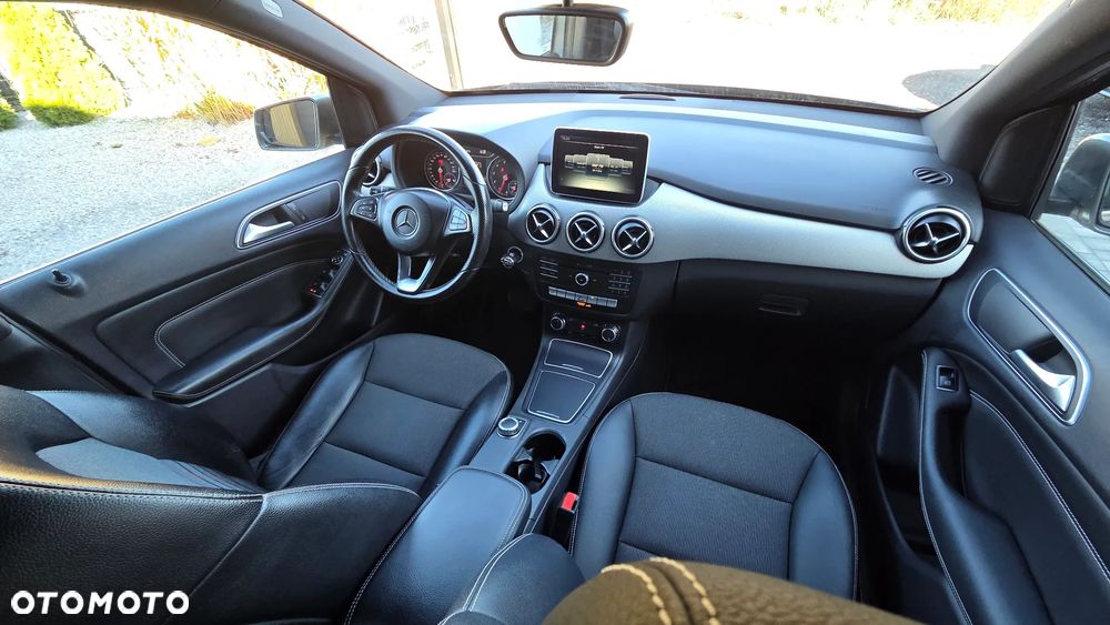 Mercedes-Benz B-Class 2015 photo 5