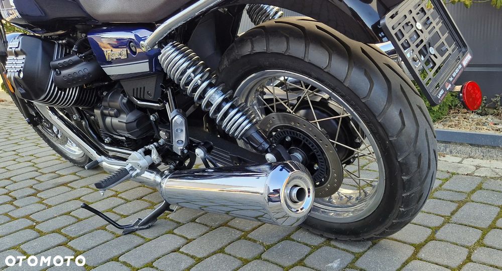 Moto Guzzi V7 - 32