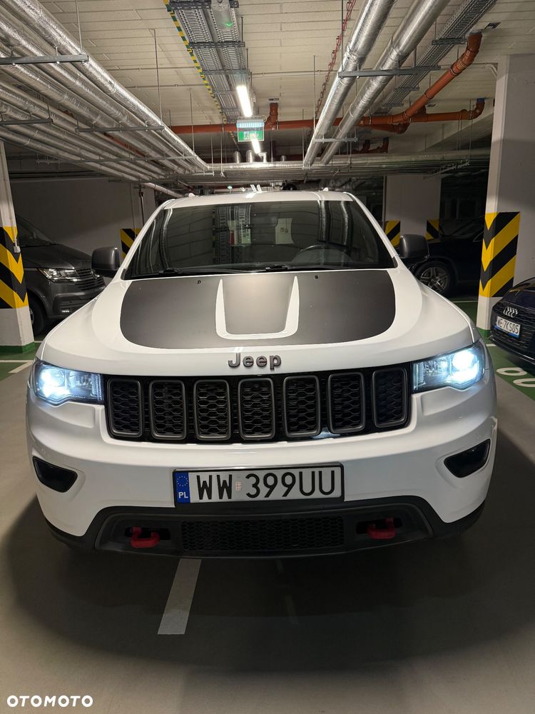 Jeep Grand Cherokee - 17