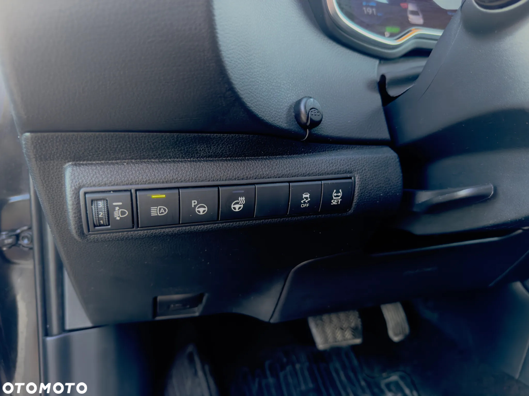 Toyota Corolla 1.8 Hybrid Executive - 12