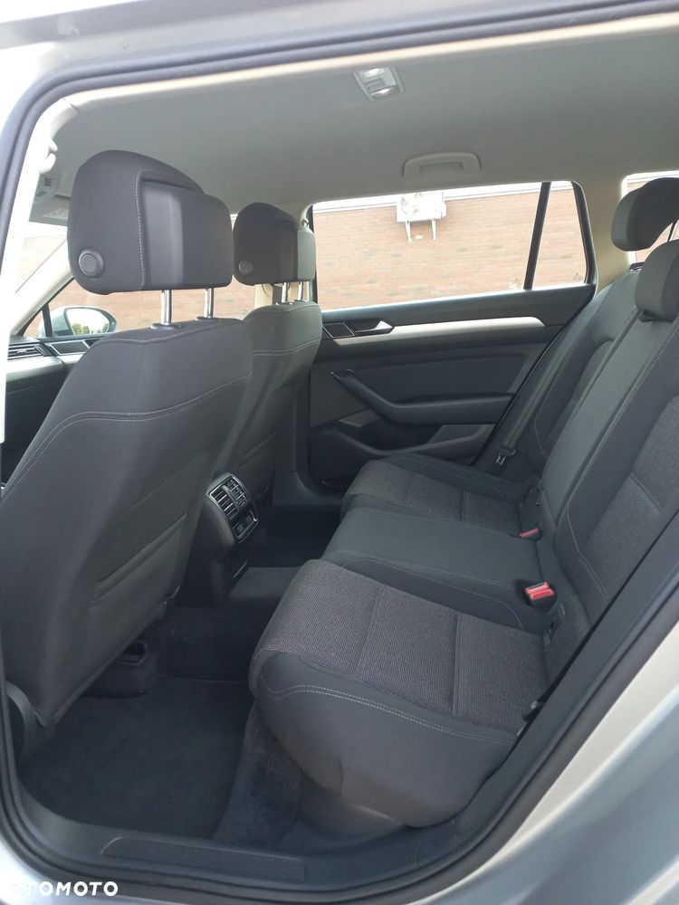 Volkswagen Passat - 14