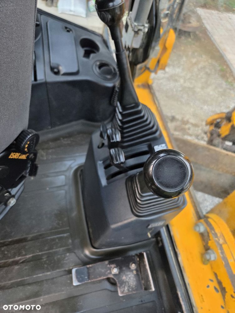 JCB 2CX - 29