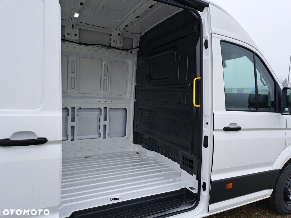Volkswagen Crafter 35 Furgon z wysokim dachem silnik: 2,0 l EU6 SCR 177 KM, przedni 8-bieg.automatyczna, r.o : 4490 mm - 22