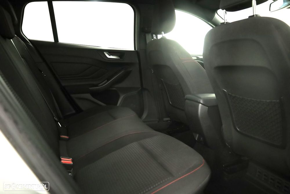 Ford Focus SW 1.0 EcoBoost MHEV ST-Line - 23