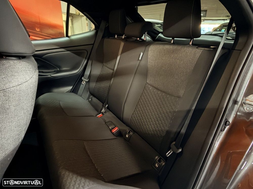 Toyota Yaris Cross 1.5 HDF Premier Edition - 8