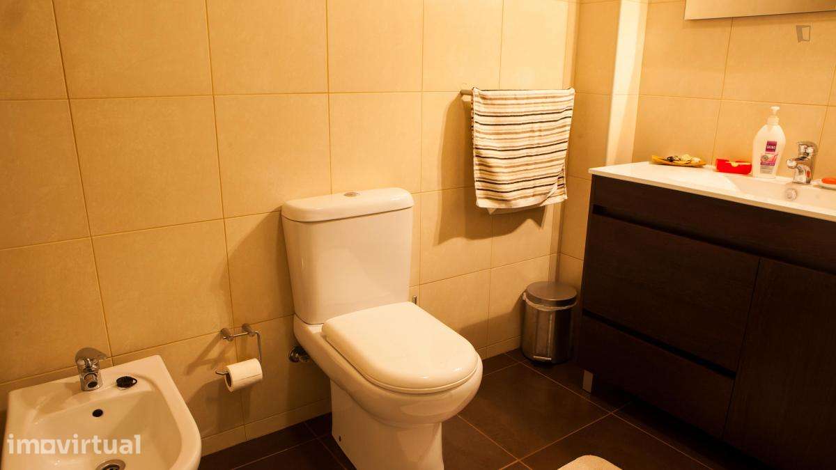 Quarto - localizado em Aldoar Porto - Grande imagem: 2/17