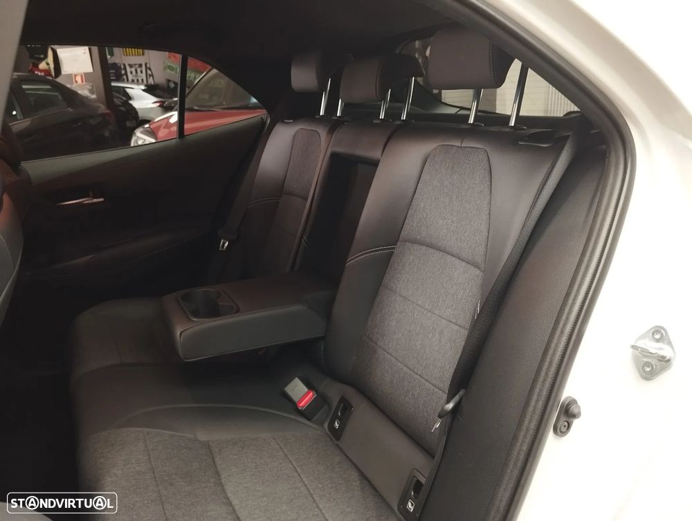 Toyota Corolla 1.8 Hybrid Comfort - 13