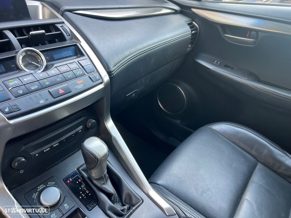 Lexus NX 300h Executive - 8