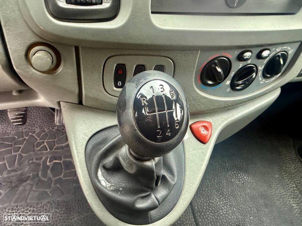 Opel Vivaro longa - 8