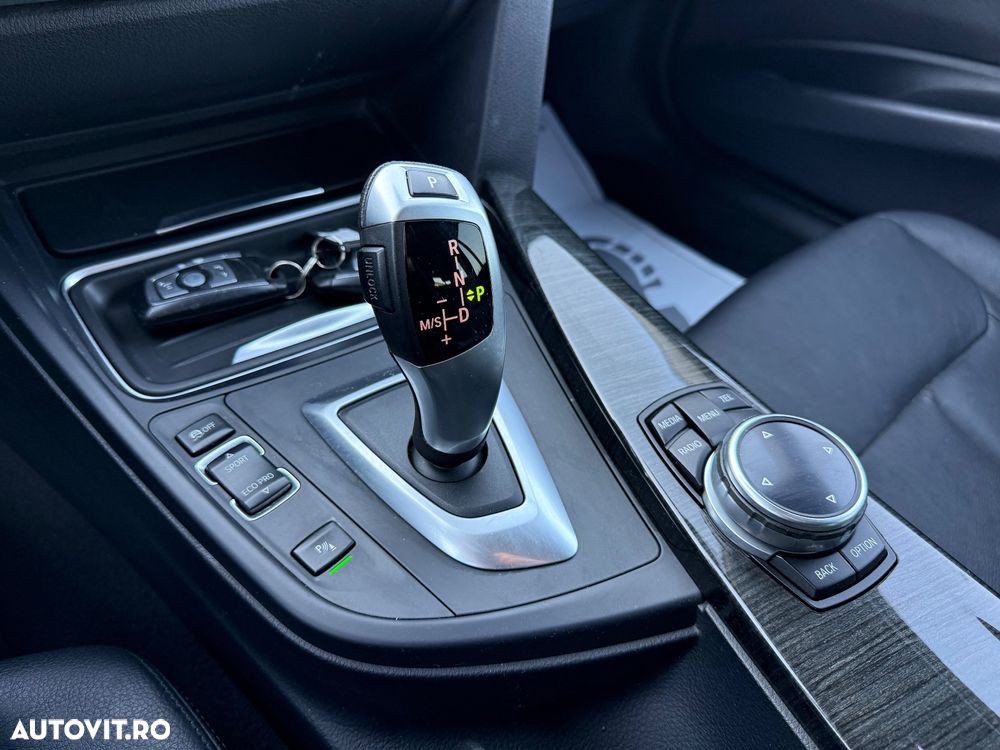 BMW Seria 3 320d Aut. Luxury Line - 17