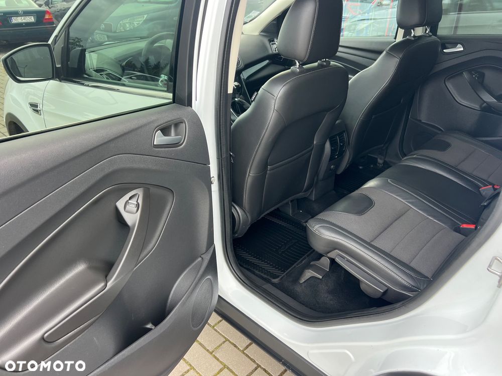 Ford Kuga 2.0 TDCi 2x4 Titanium - 17