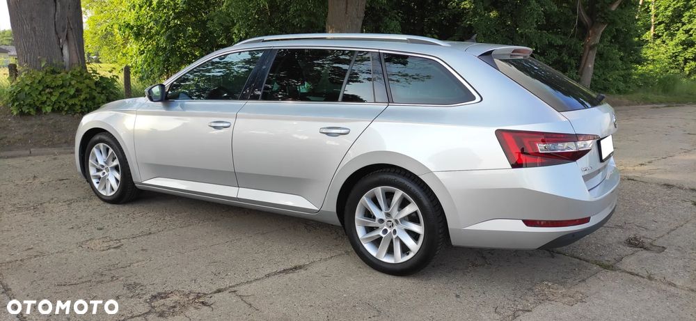 Skoda Superb 2.0 TDI DSG Ambition - 6