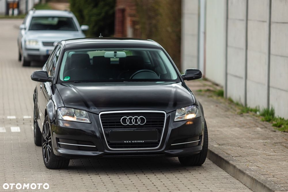 Audi A3 Sportback 2.0 TDI Ambiente - 2