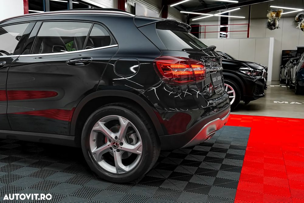 Mercedes-Benz GLA 220 d 4MATIC 7G-DCT - 19