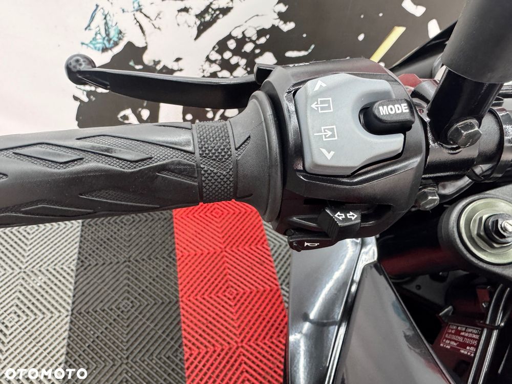 Suzuki GSX - 25