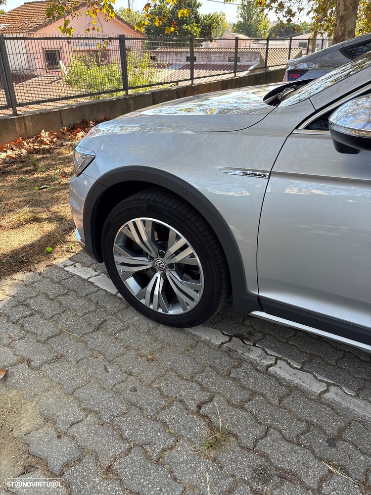 VW Passat Alltrack Variant 2.0 TDi DSG 4Motion - 17