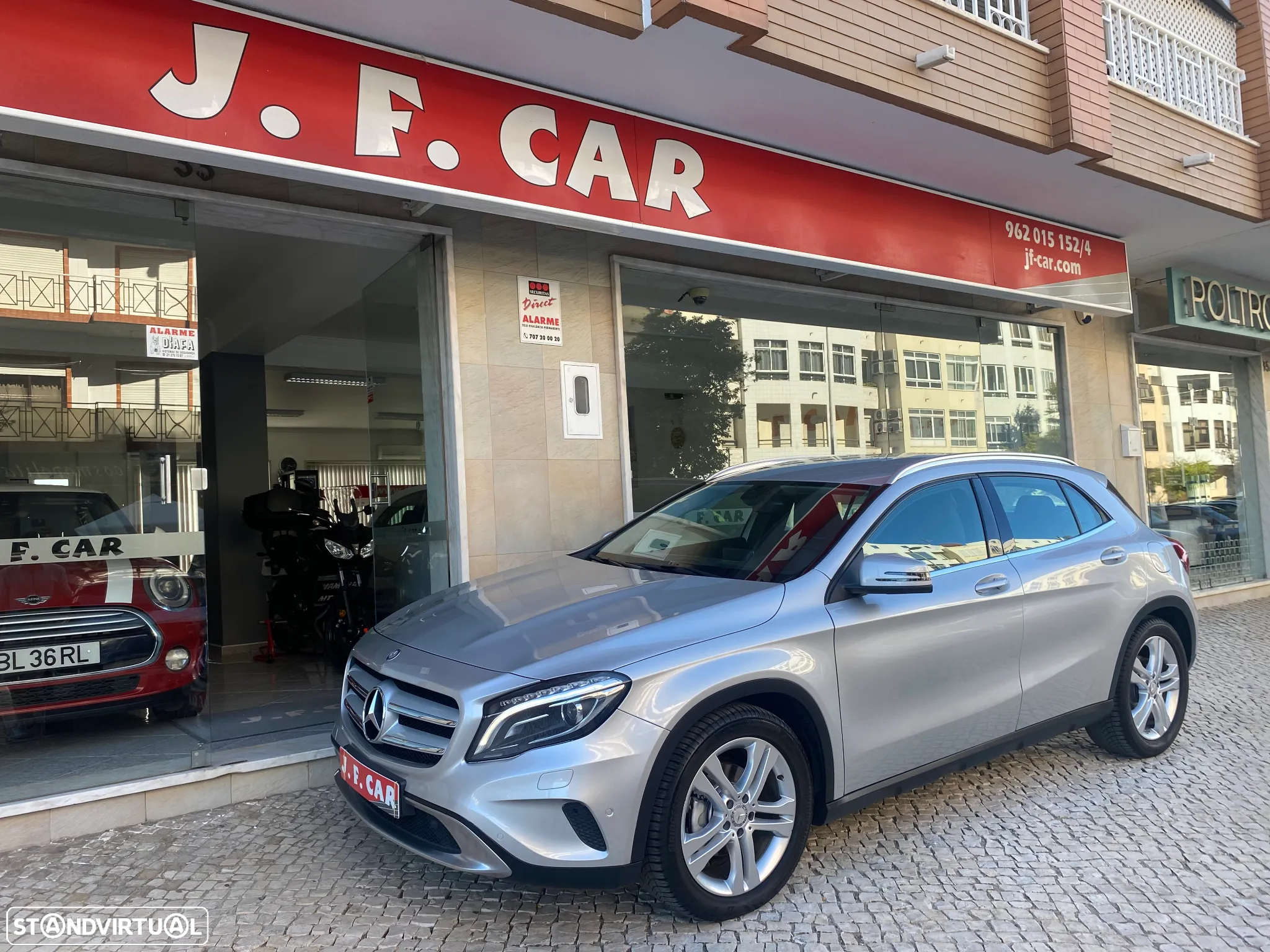Mercedes-Benz GLA 180 (CDI) d 7G-DCT Urban - 2