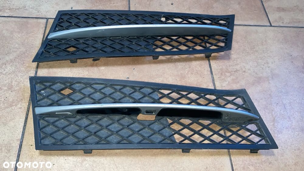 OSŁONA LISTWA PLASTIK ZDERZAKA PRZÓD LEWA 7231859 7200699 PRAWA 7231860 7200700 Z KRATKĄ BMW F11 F10 KOMPLET - 1