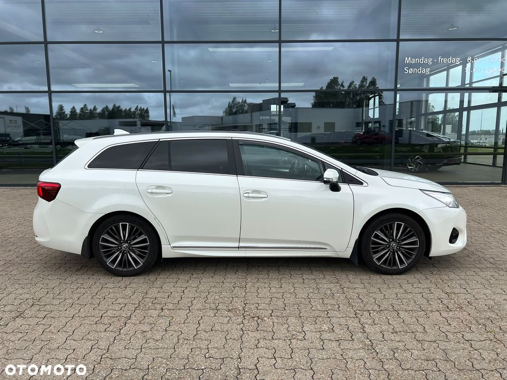 Toyota Avensis Touring Sports 1.8 Business Edition - 2