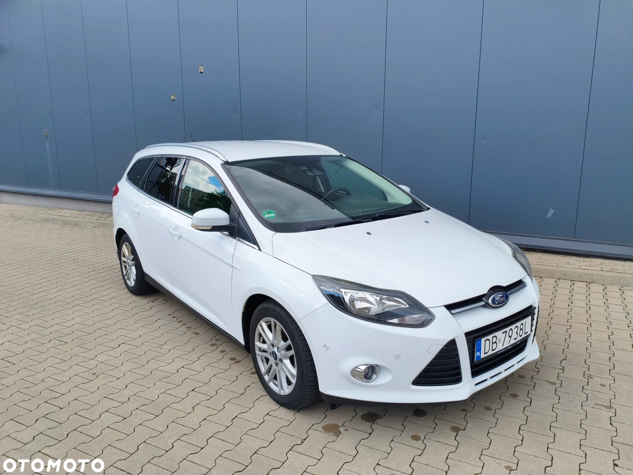Ford Focus 1.0 EcoBoost Hybrid TITANIUM X - 2