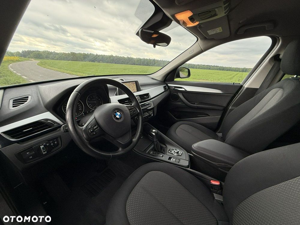 BMW X1 xDrive20i Advantage - 6
