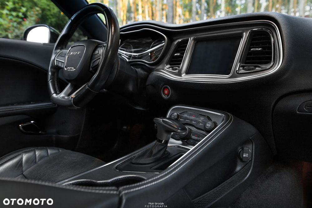 Dodge Challenger 6.2 Hellcat - 29