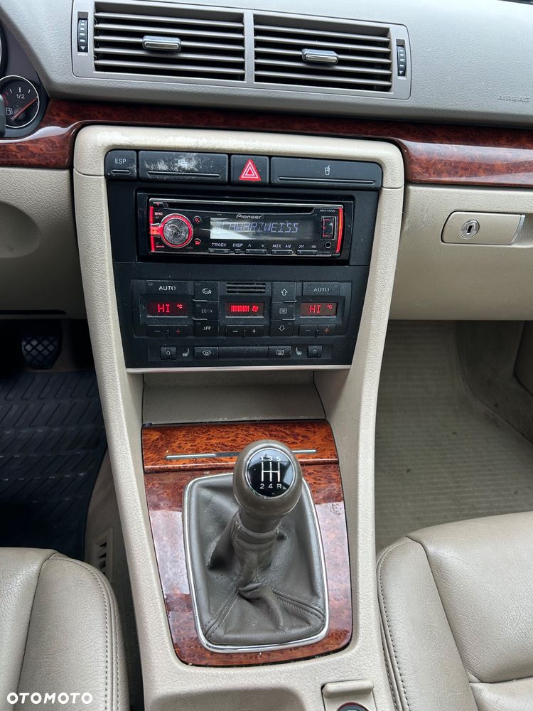 Audi A4 Limousine - 9