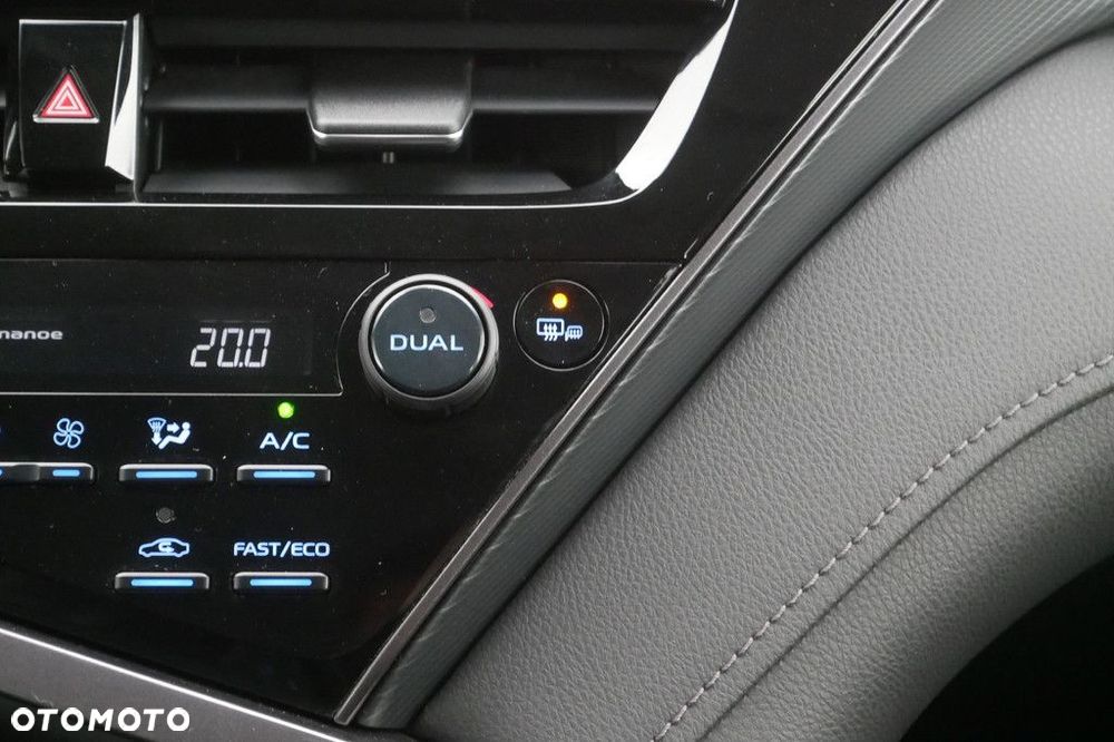 Toyota Camry 2.5 Hybrid Comfort CVT - 19