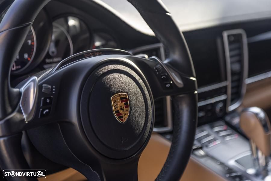 Porsche Panamera 4 Edition PDK - 23