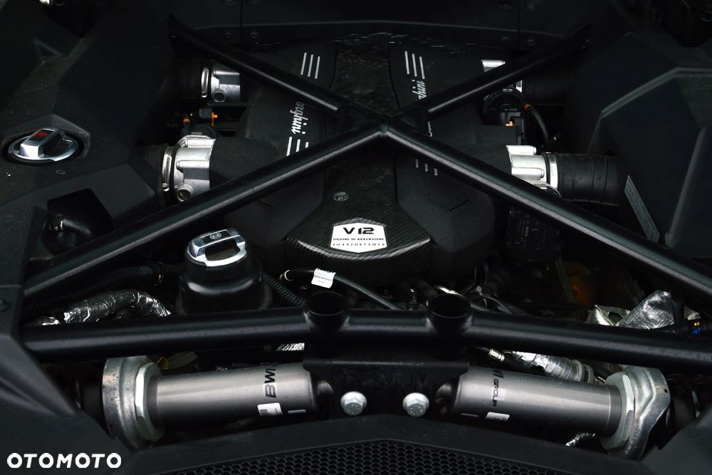 Lamborghini Aventador S - 14