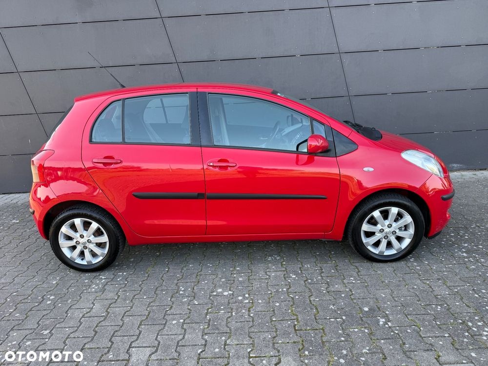Toyota Yaris 1.3 Luna Premium - 4