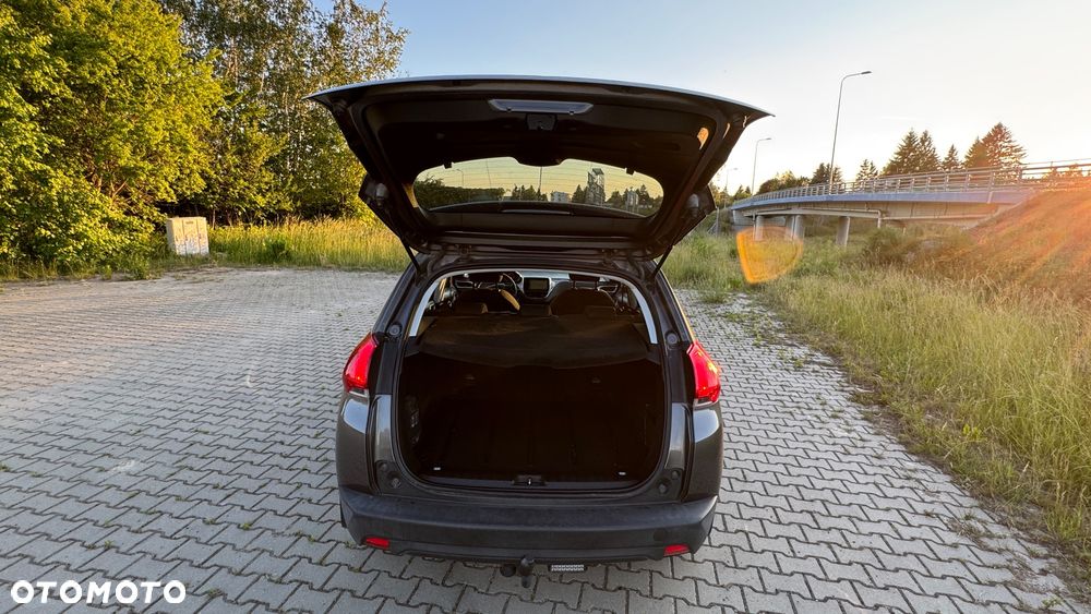 Peugeot 2008 - 8
