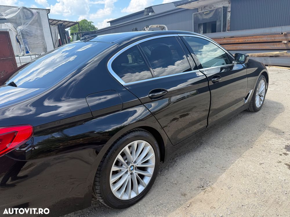 BMW Seria 5 530i xDrive Aut. Luxury Line - 7