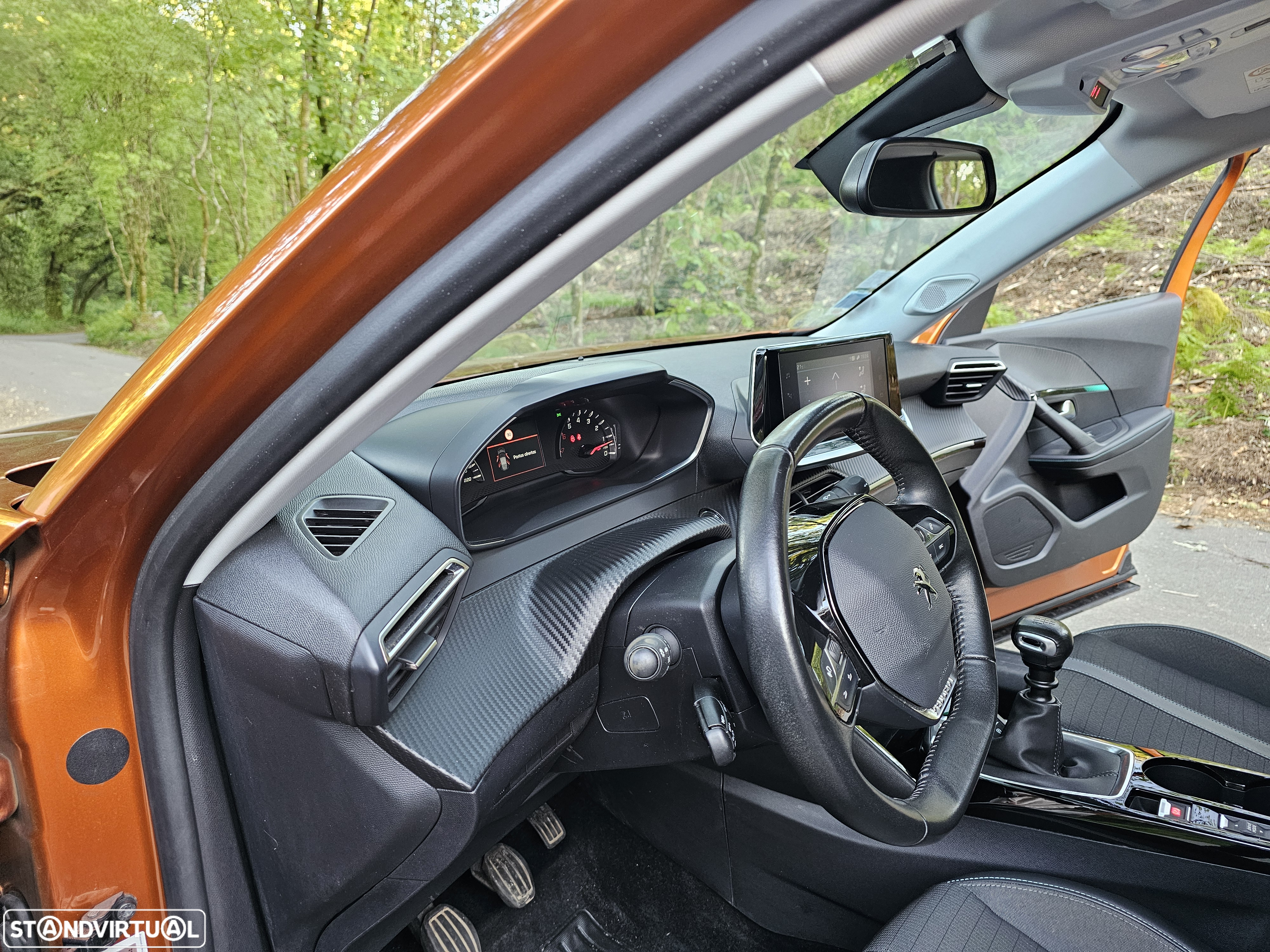 Peugeot 2008 ver-1-5-bluehdi-allure - 29