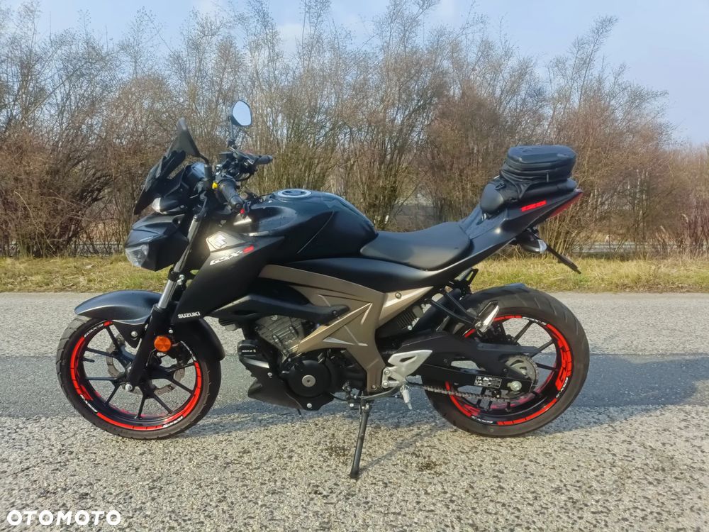 Suzuki GSX - 2