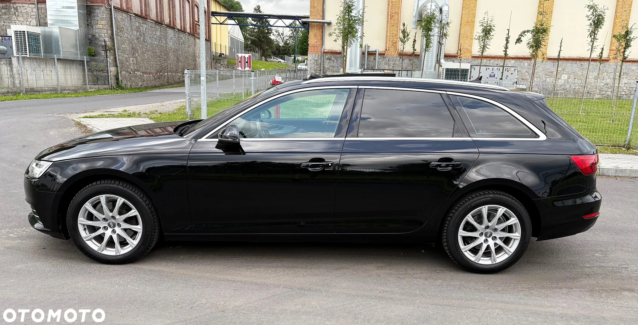 Audi A4 Avant 2.0 TDI ultra S tronic design - 13