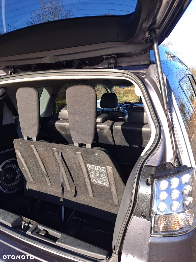 Mitsubishi Outlander - 9