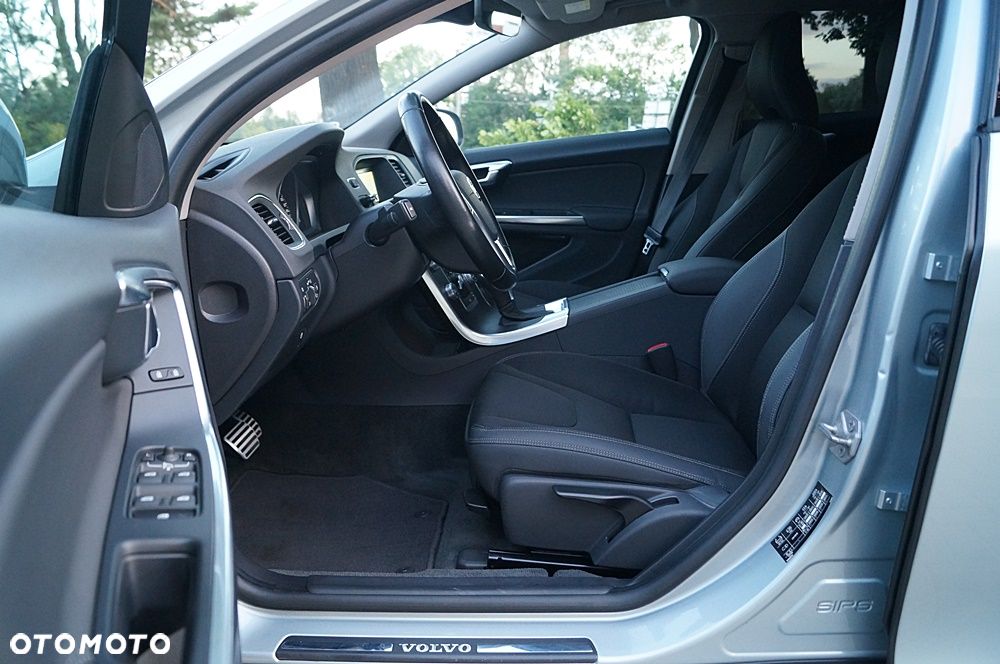 Volvo V60 D4 Geartronic Summum - 18