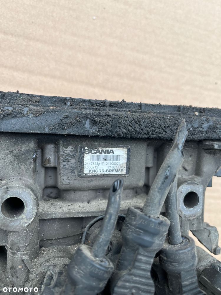 Modulator hamulcowy EBS Scania R S 2447828 knorr zawór hamulca - 2