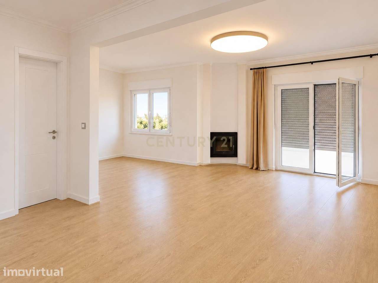 MORADIA REMODELADA | 4 QUARTOS | 2 ENTRADAS INDEPENDENTES | ANEXO DE 2 - Grande imagem: 2/6