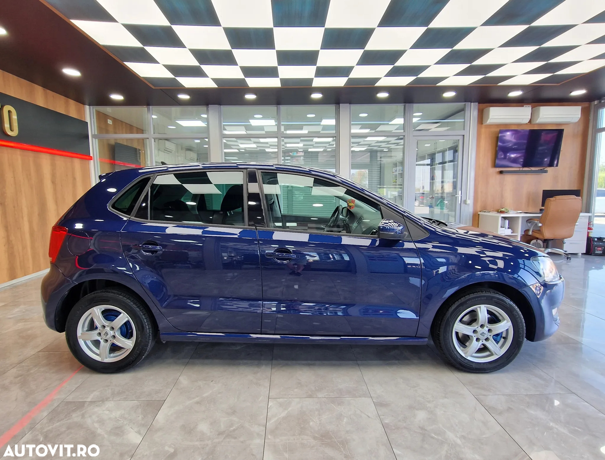 Volkswagen Polo 1.2 Attractive - 13