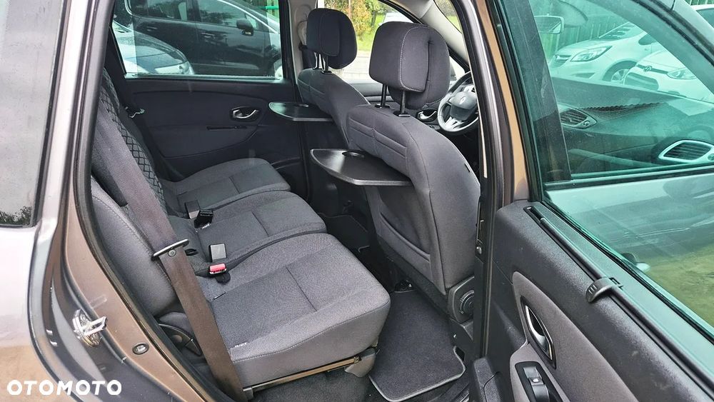 Renault Scenic 1.6 16V 110 TomTom Edition - 31