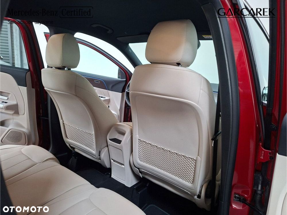 Mercedes-Benz GLA - 21