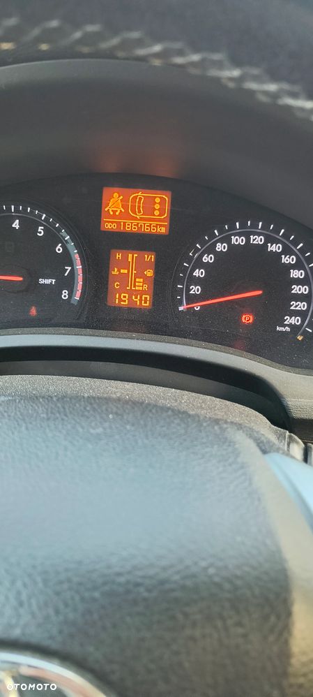 Toyota Avensis 1.8 Comfort - 7