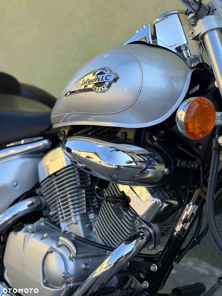 Suzuki Intruder - 5
